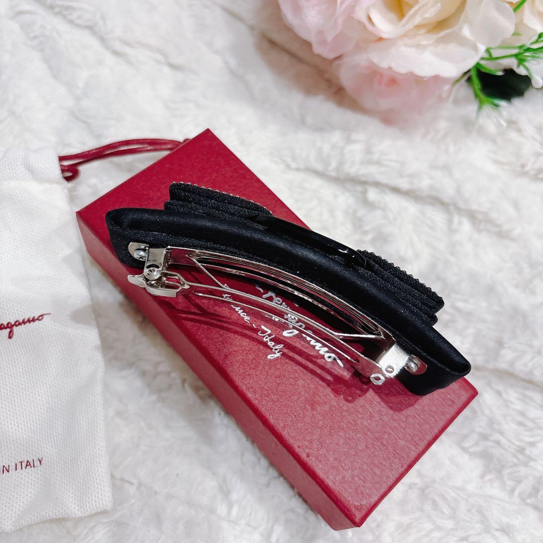 【極美品】 サルヴァトーレフェラガモ ビジュー バレッタ 黒ブラック