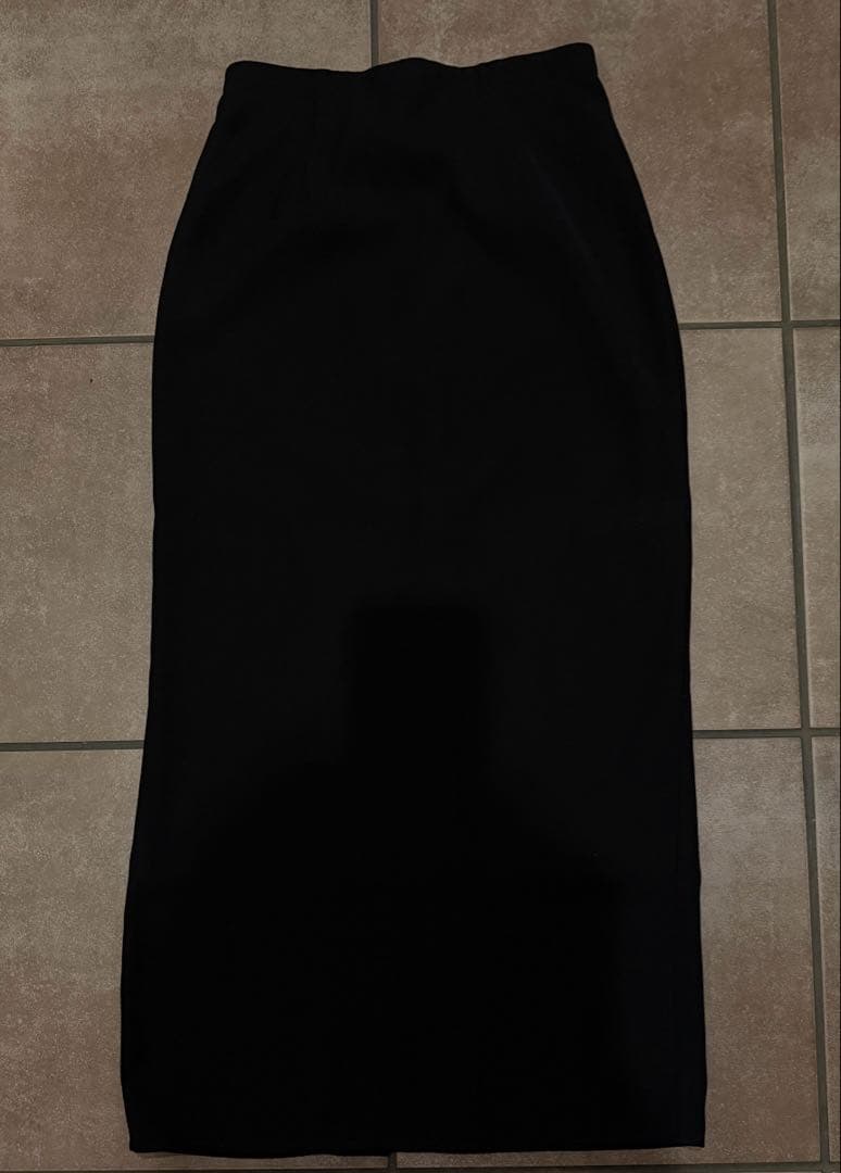 anuans バックサテンタイトスカート　ブラック