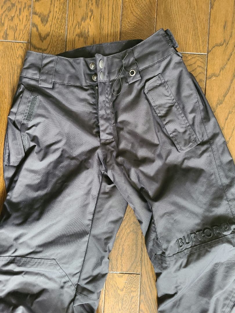 BURTON子ども用スノーボードウェア（緑・青・ベージュ）