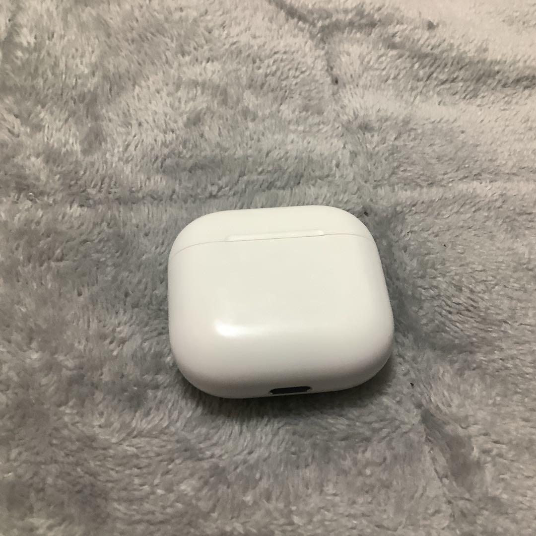 AirPods本体 ホワイト 充電ケース付き　Ａ3053 第4世代