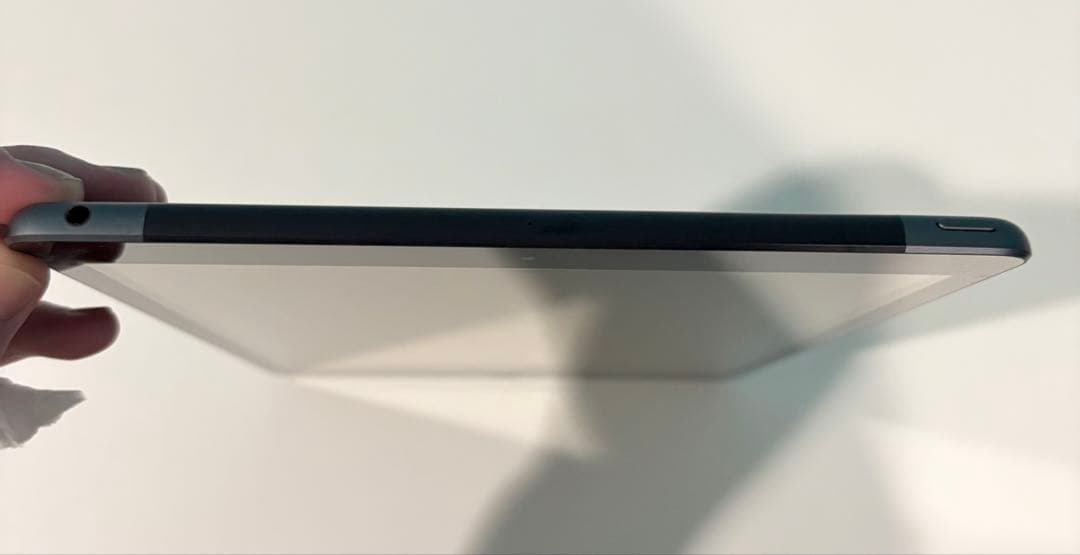 iPad第7世代32GBWi-Fi+Cellularバッテリー96%