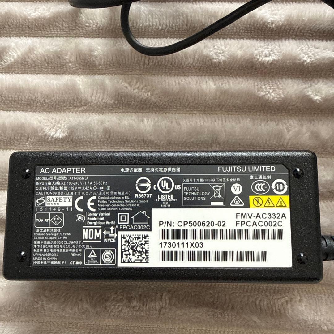 Windowsノート本体 FUJITSU LIFEBOOK AH77/B1 FMVA77B1WG