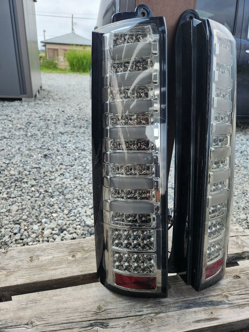 ★*★様 LEDテールランプ クリア/ブラック 左右セット