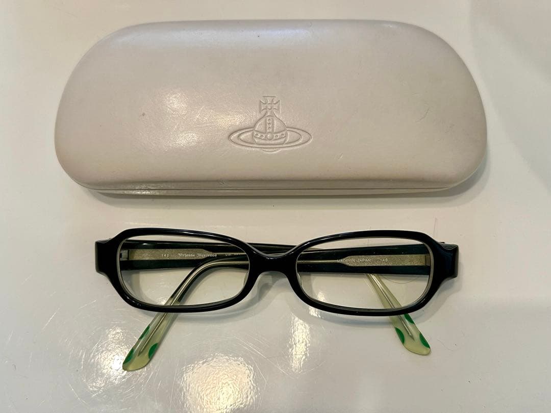 ヴィヴィアンウエストウッド度ありケース付きメガネ黒縁メガネ