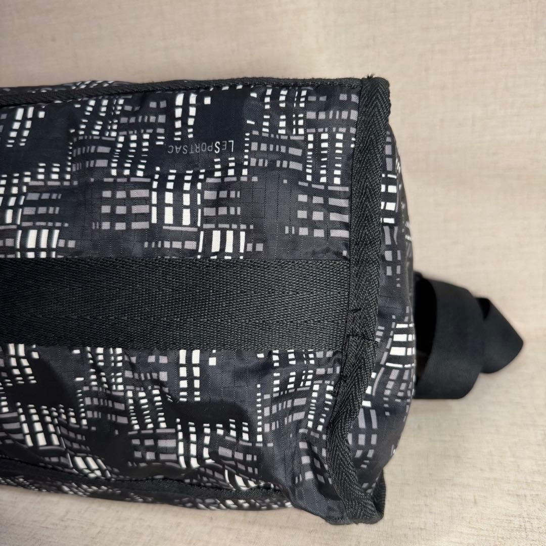 LeSportsac レスポートサック　モノトーン　総柄　黒　ボストンバック