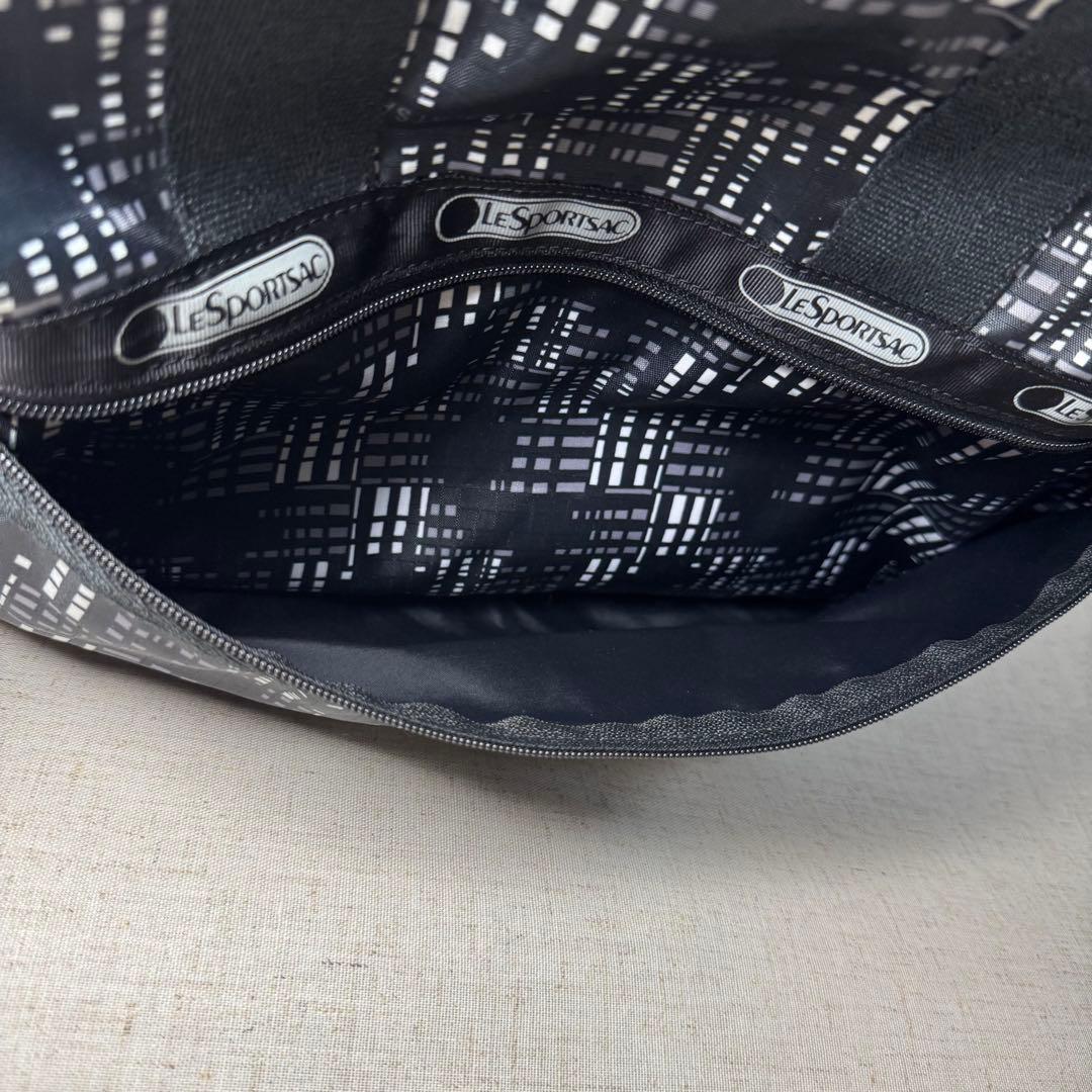 LeSportsac レスポートサック　モノトーン　総柄　黒　ボストンバック