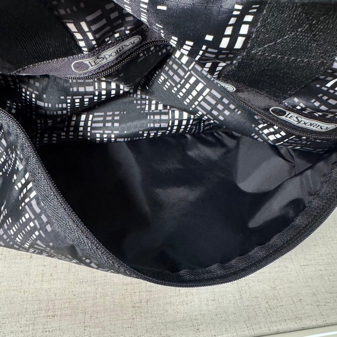 LeSportsac レスポートサック　モノトーン　総柄　黒　ボストンバック