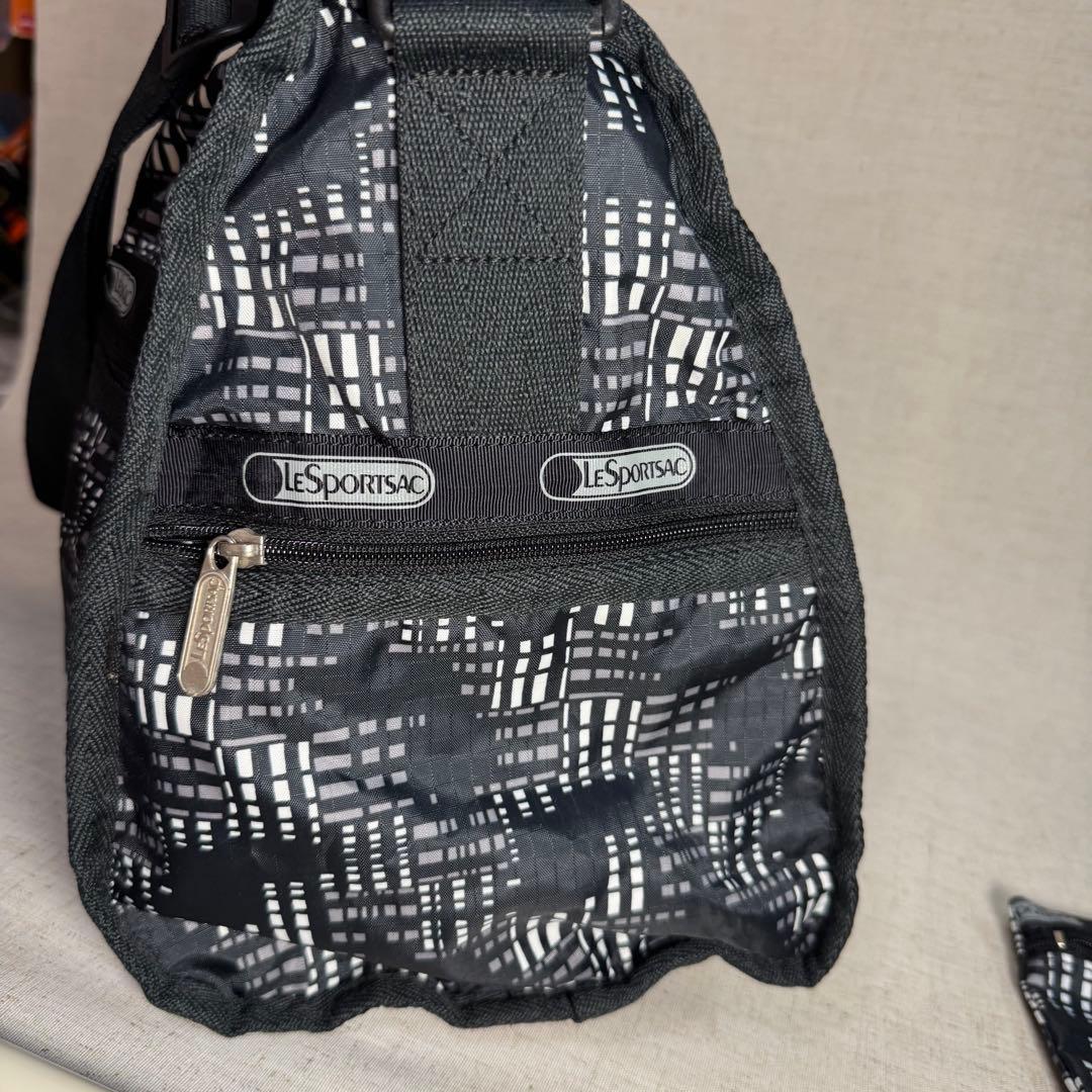 LeSportsac レスポートサック　モノトーン　総柄　黒　ボストンバック
