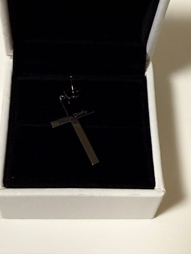 Justin Davis クロス型ピアス