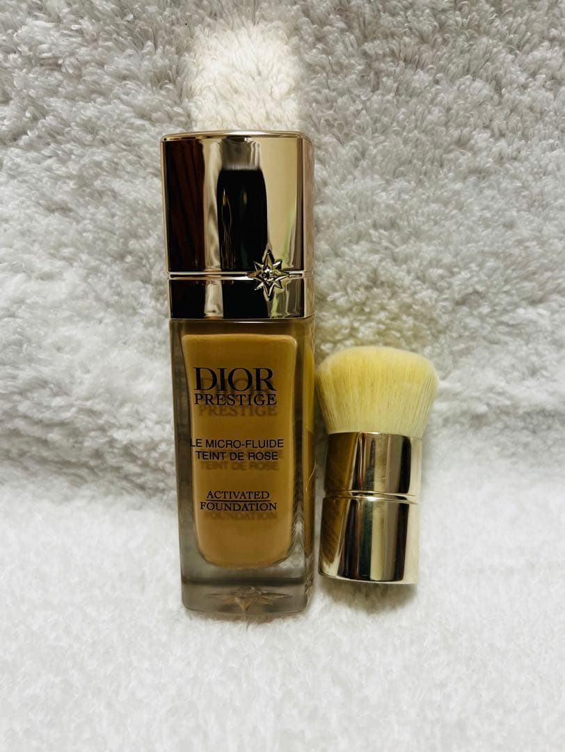 ディオール　プレステージリキッドファンデーション