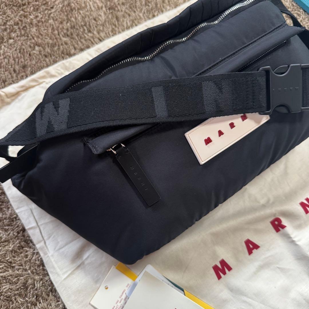 美品　MARNI マルニ ボディバッグ