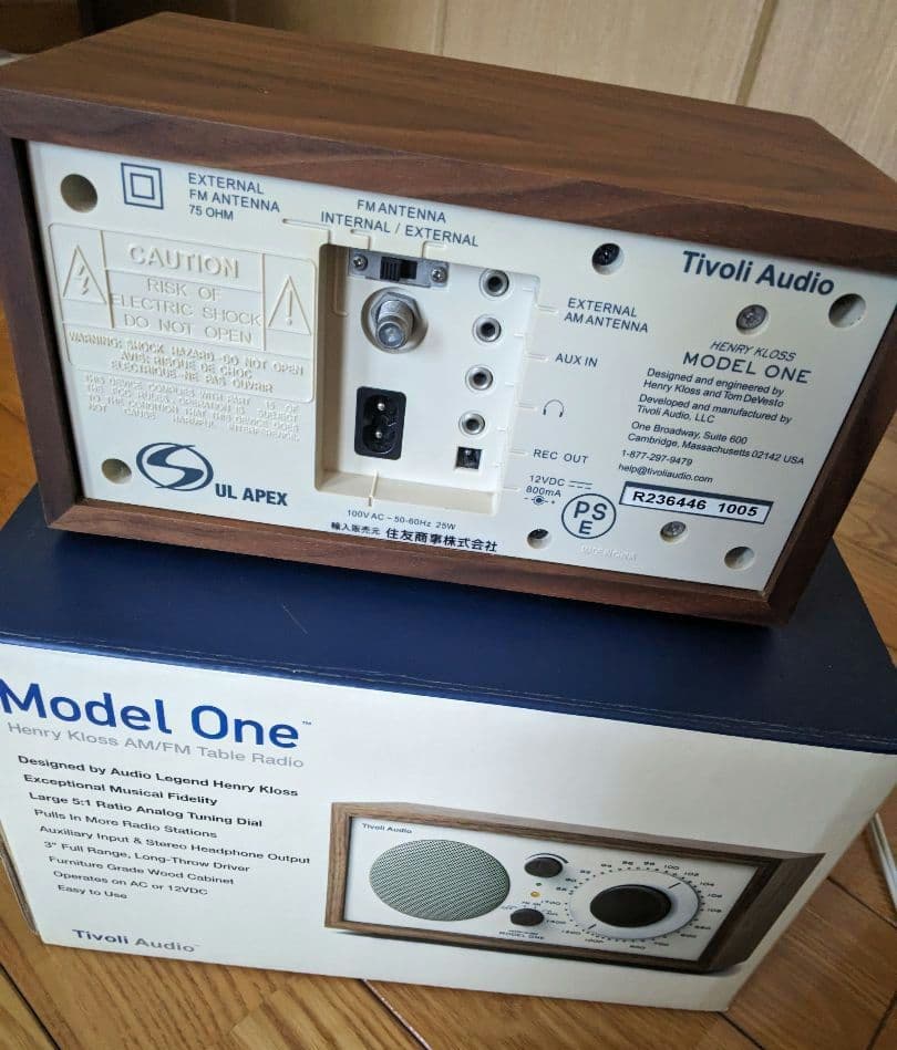 Tivoli Audio Model One AM/FMラジオ