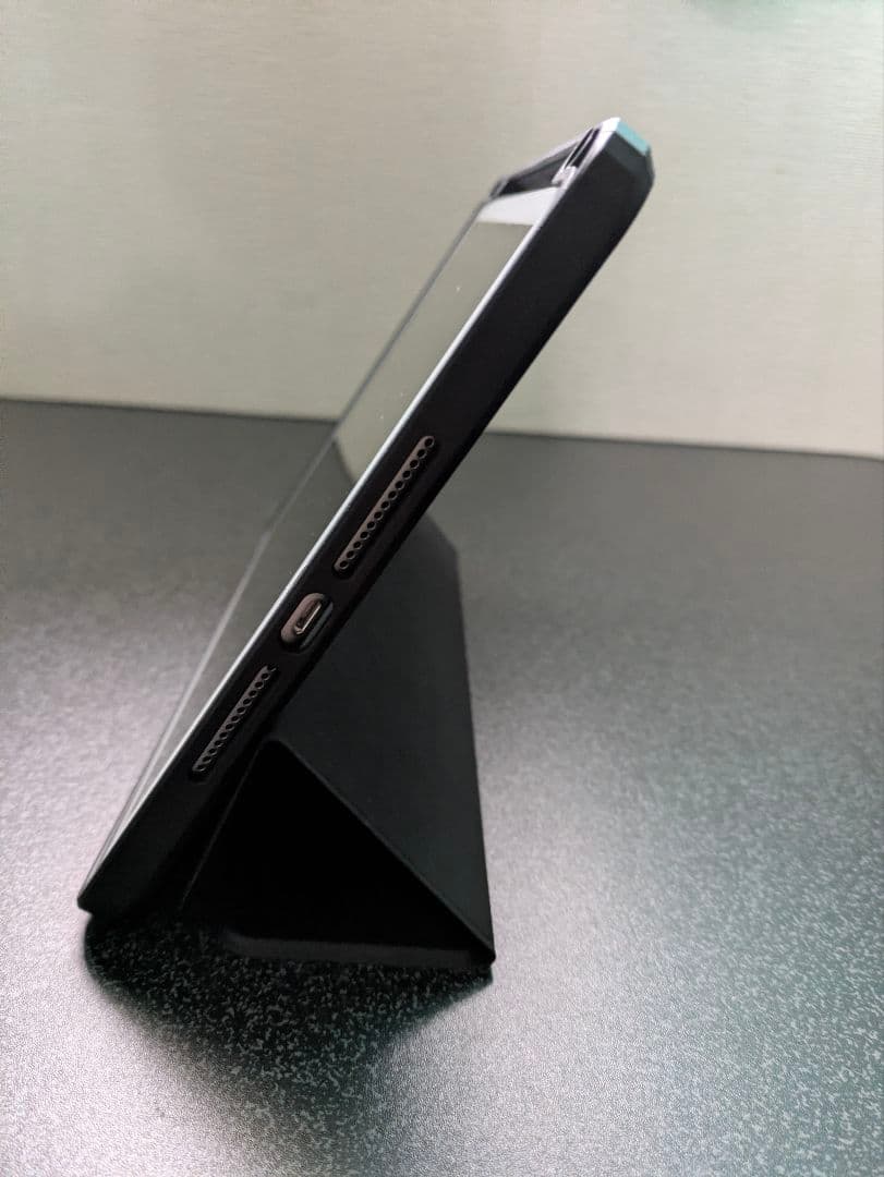 L*a様 iPad 第7世代 32GB Wi-Fiモデル・動作良好・ スタンド機