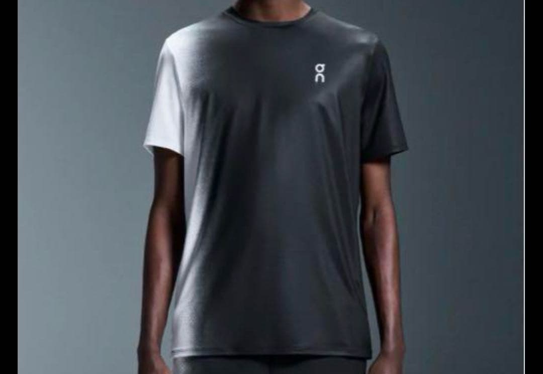 on メンズテニスウェア　S 新品未使用