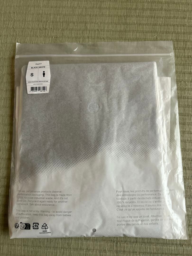 on メンズテニスウェア　S 新品未使用