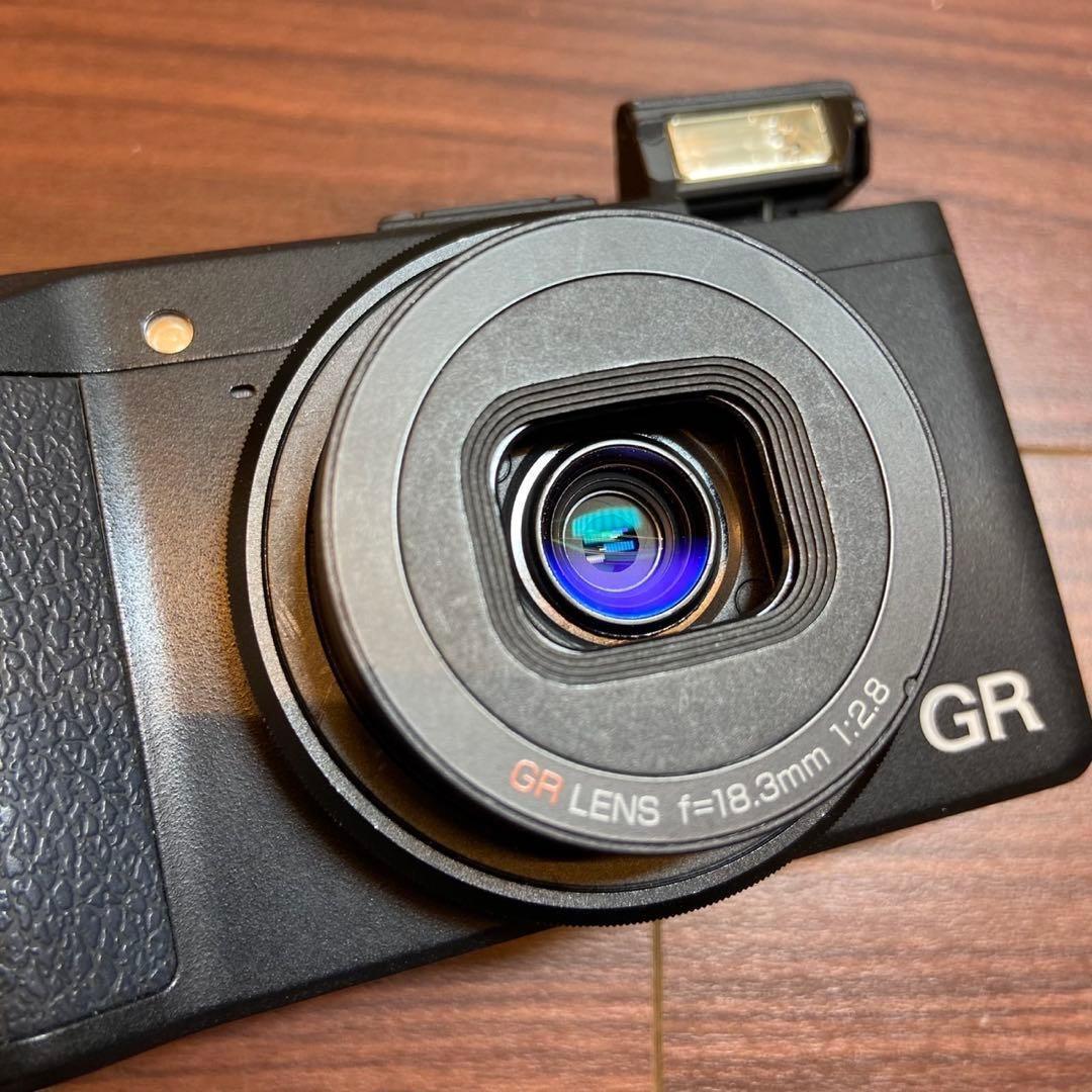 RICOH GR デジカメ ほぼ新品 4933