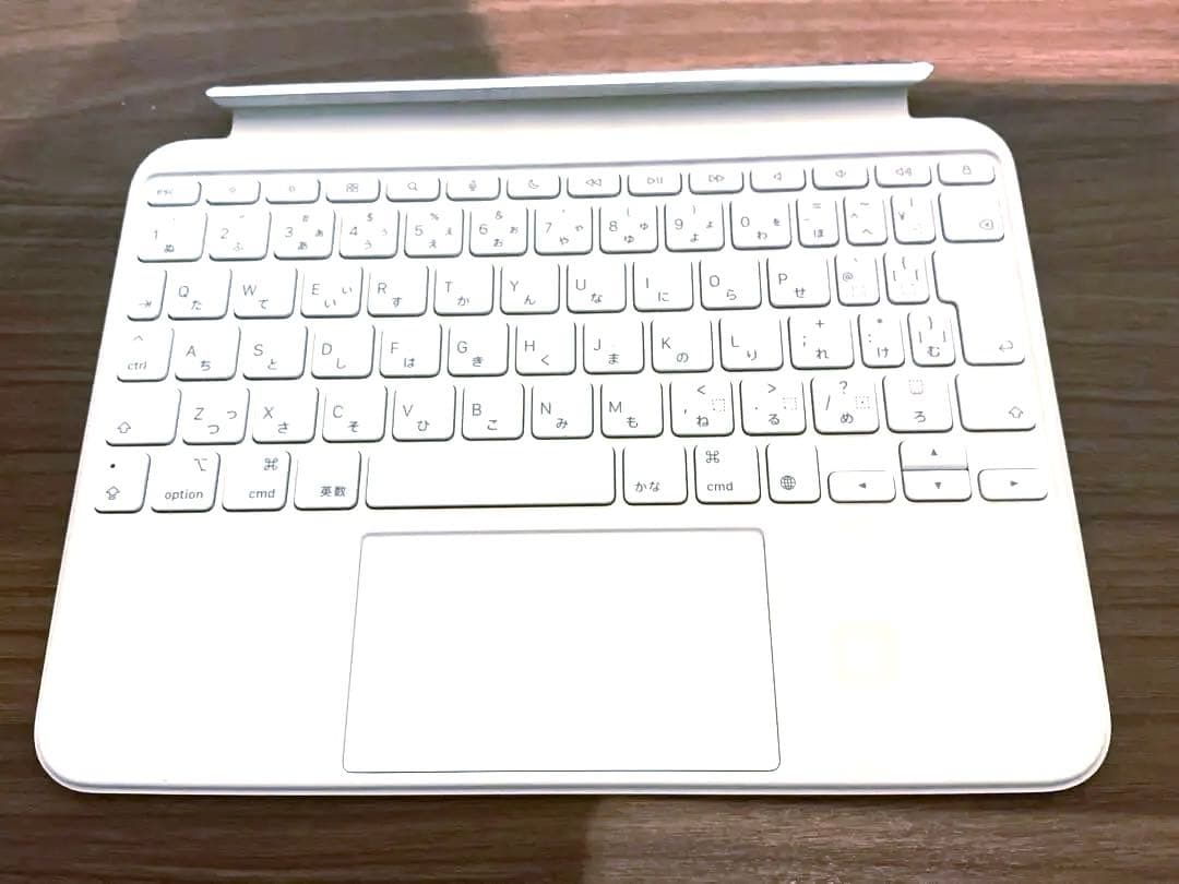 Magic Keyboard Folio iPad（A16）用 日本語版　美品