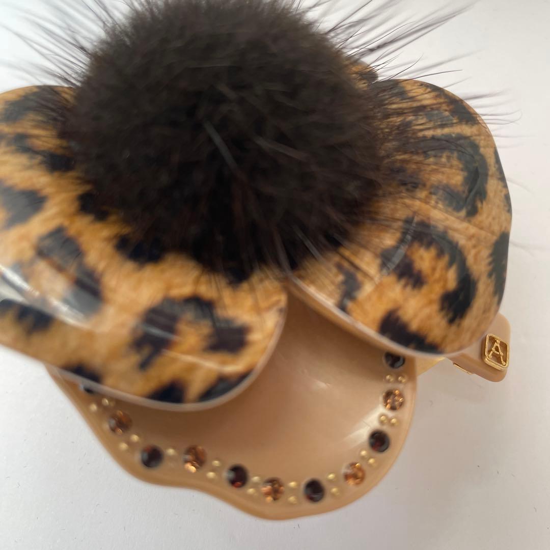 アレクサンドルドゥパリ　ヒョウ柄カメリア　ヘアクリップ　本ミンク　正規品　極美品