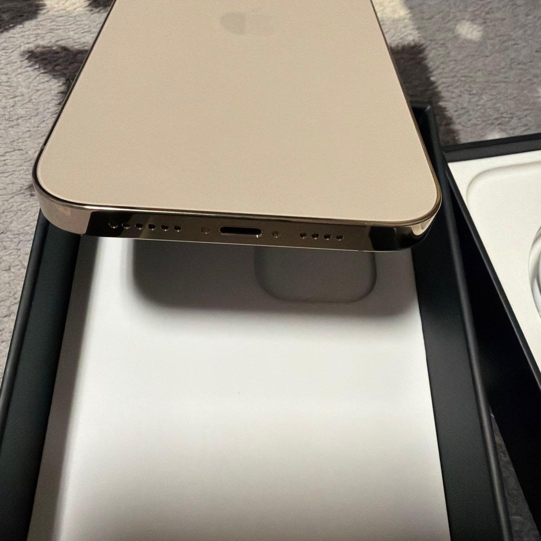 中古美品　iPhone 12 pro max 256 GB cold