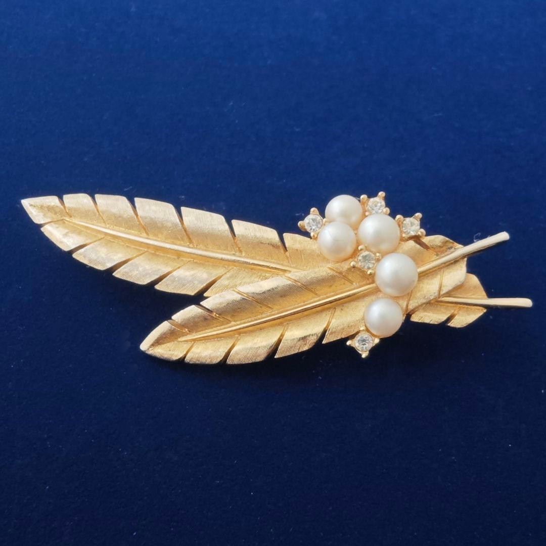 ヴィンテージtrifariパール＆ストーン　フェザーブローチcrownトリファリ