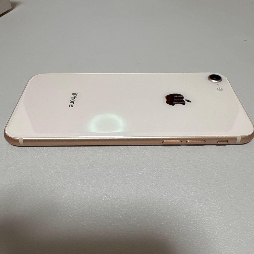 Apple iPhone 8 ゴールド 本体【美品】SIMフリー