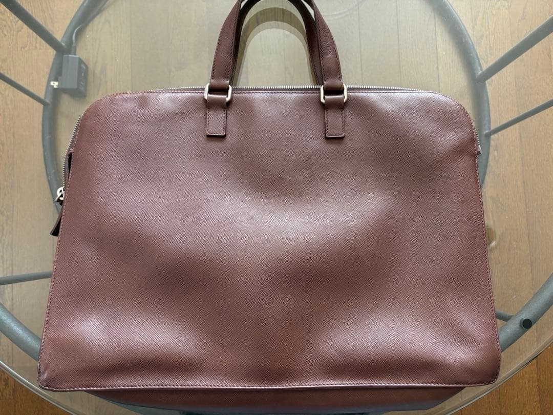 本日限定価格！美品！PRADA ブラウン レザービジネスバッグ！