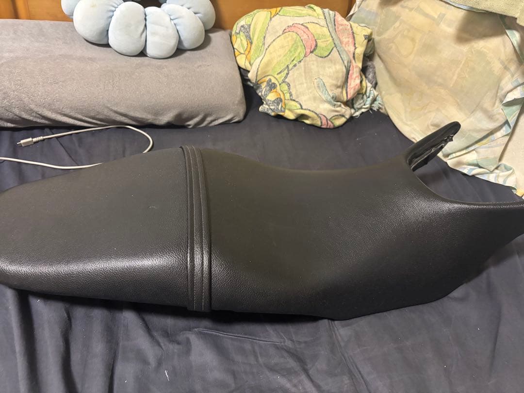 ホーネット250 純正シート