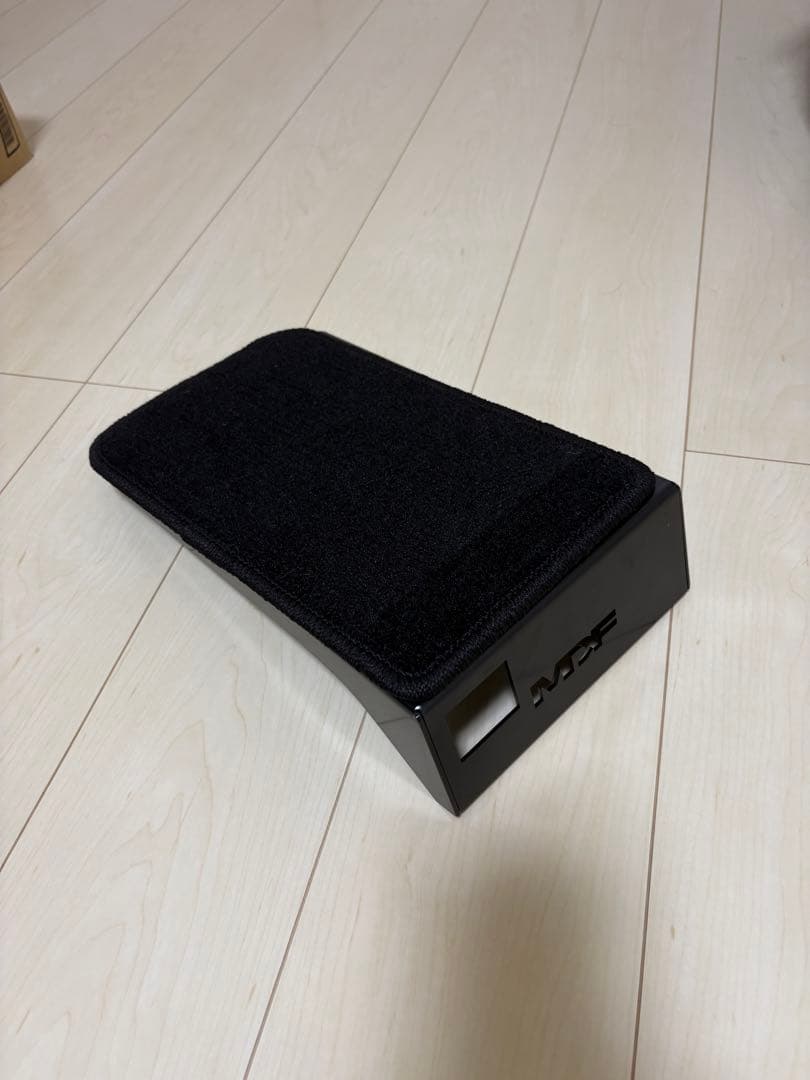 MDF デリカD5用ウォークスルーキット