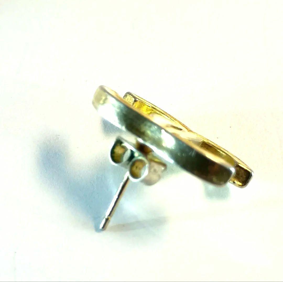 ヴィンテージ CHANEL クリームイエローxゴールド CCロゴ ピアス 刻印