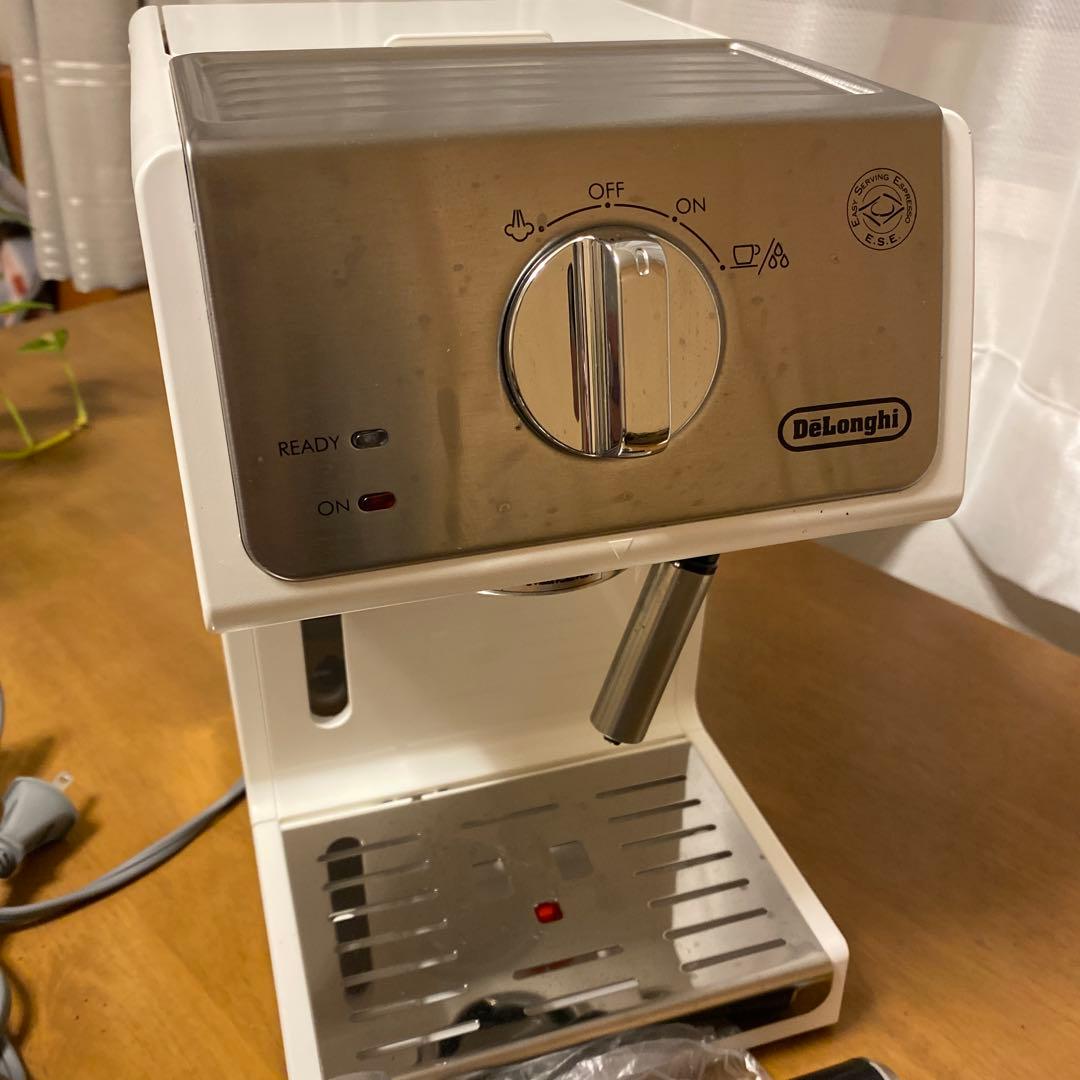 DeLonghi エスプレッソ・カプチーノメーカー ECP3220J-W