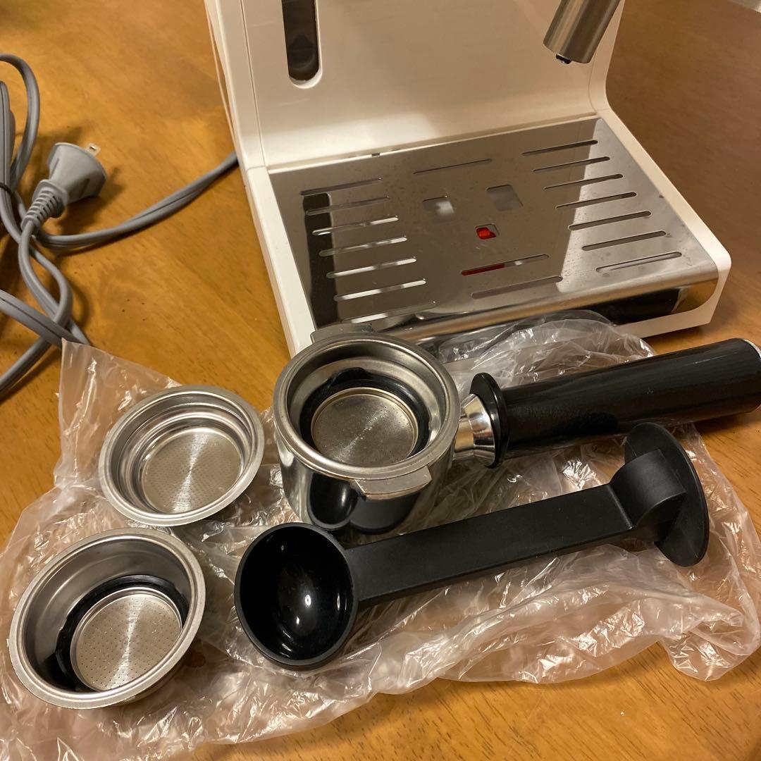 DeLonghi エスプレッソ・カプチーノメーカー ECP3220J-W