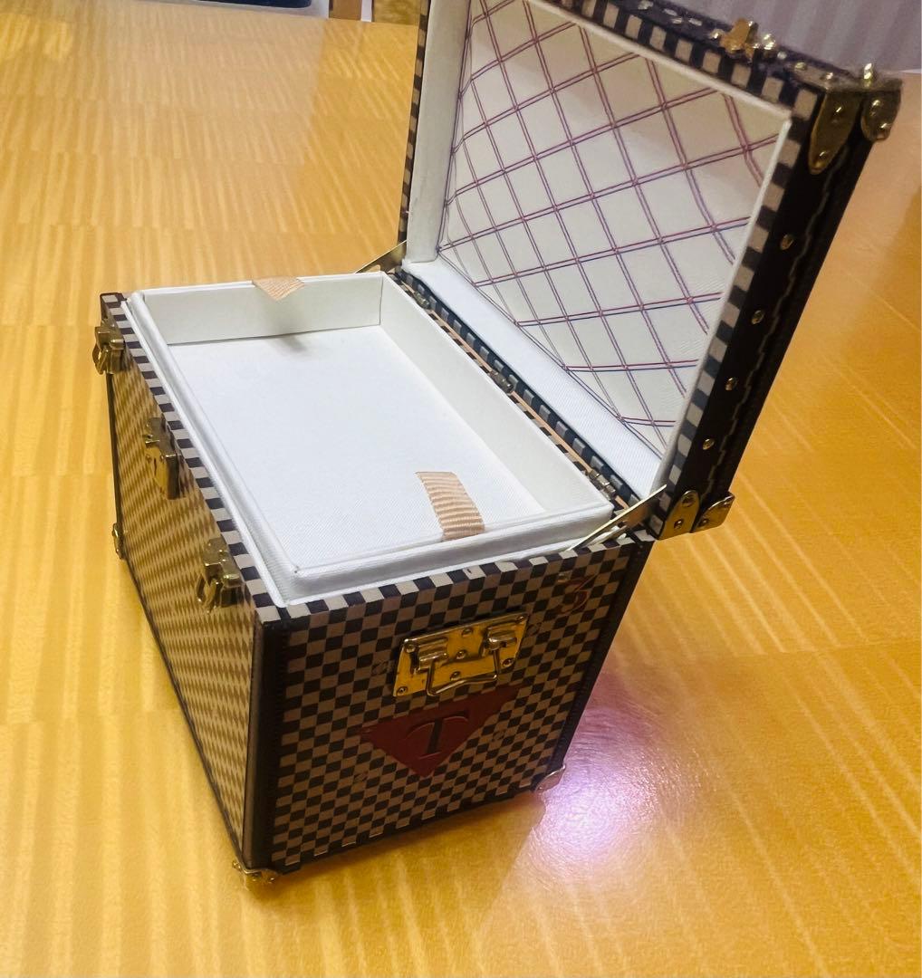 希少　LOUIS VUITTON VIP顧客ノベルティダミエ小物入れ　(箱あり)