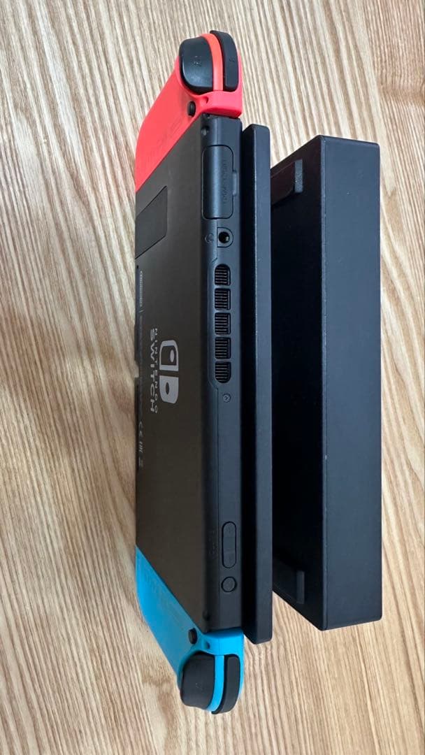 Nintendo Switch 本体・マリオカート8・スプラトゥーン2 セット