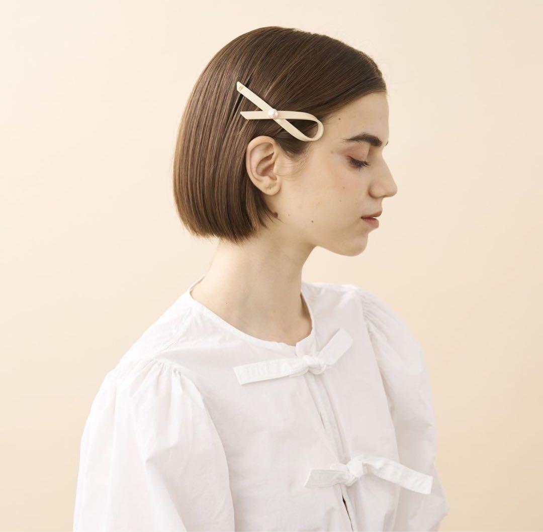 アレクサンドルドゥパリ　バレッタ　ベージュ