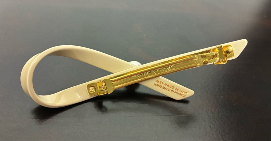 アレクサンドルドゥパリ　バレッタ　ベージュ