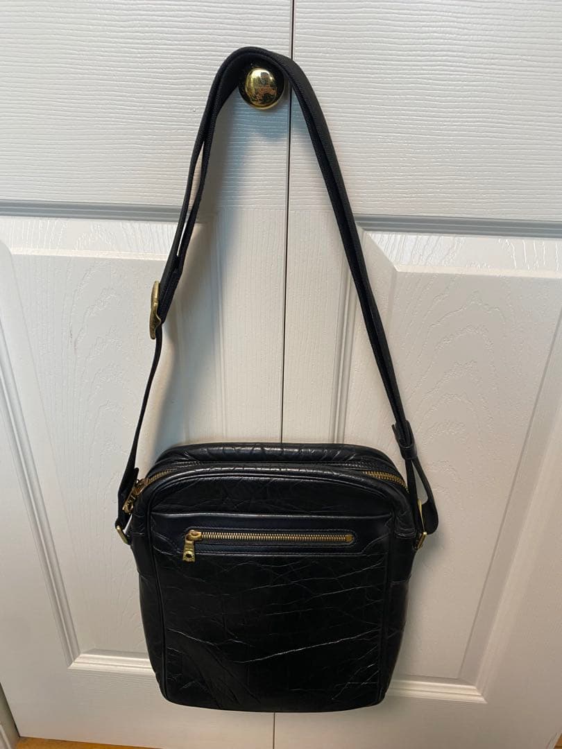 ハンティングワールド　レザーショルダーバッグ