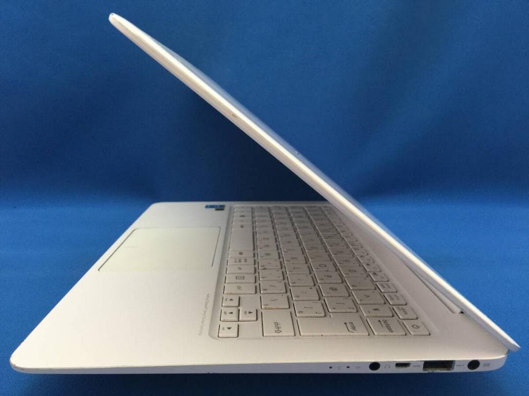 ASUS UX305F 13.3型 薄型・コンパクト ノートパソコン