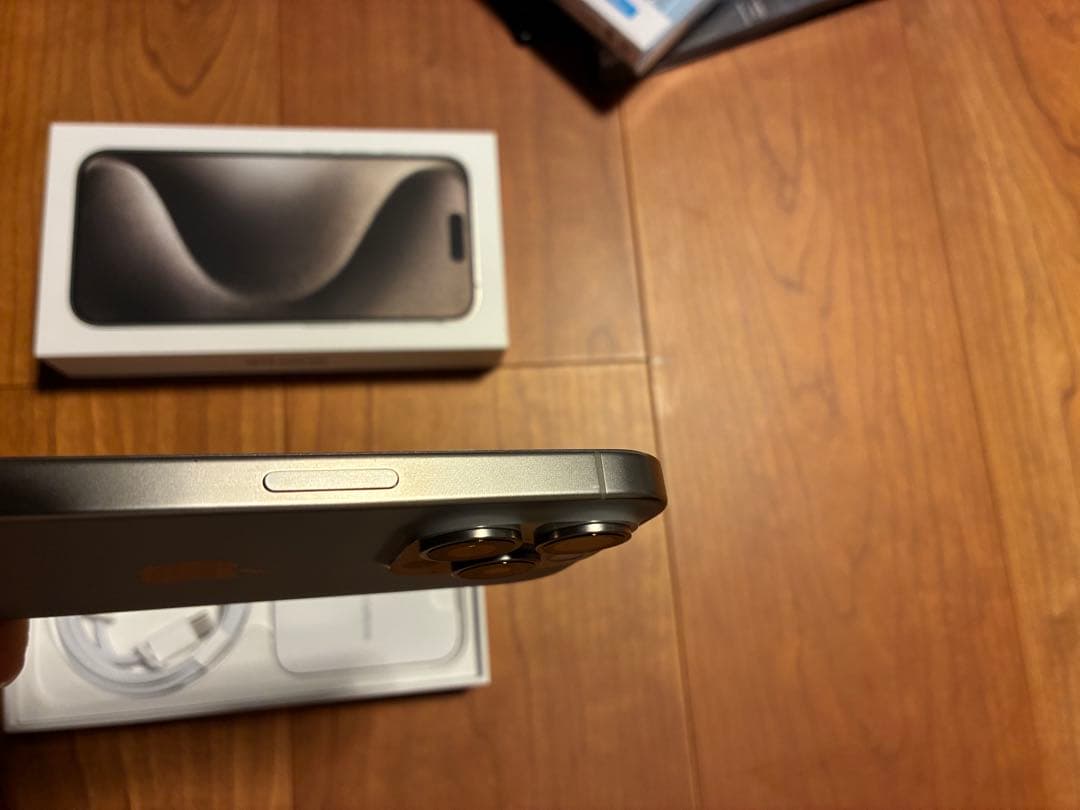 Apple iPhone 15 pro 本体128GB 外装美品　SIMフリー