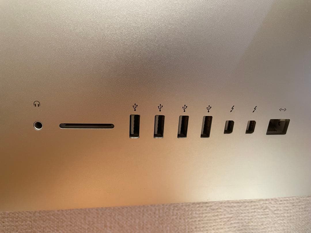 Apple iMac 21.5インチ （mid 2014）　fusion 1TB