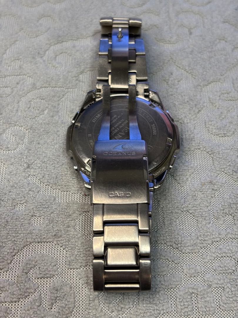 OCEANUS OCW-600電波ソーラーフルチタン、サファイアガラス