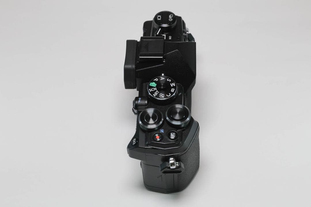 OM SYSTEM OM-5 黒 予備バッテリー充電器付