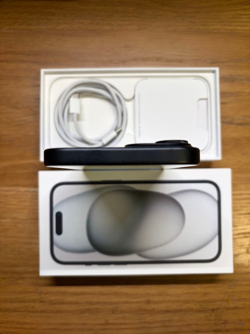 Apple iPhone 15 128GB ブラック SIMフリー　本体 箱付き