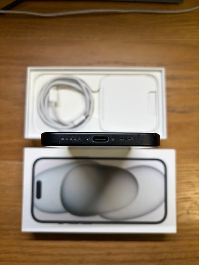 Apple iPhone 15 128GB ブラック SIMフリー　本体 箱付き