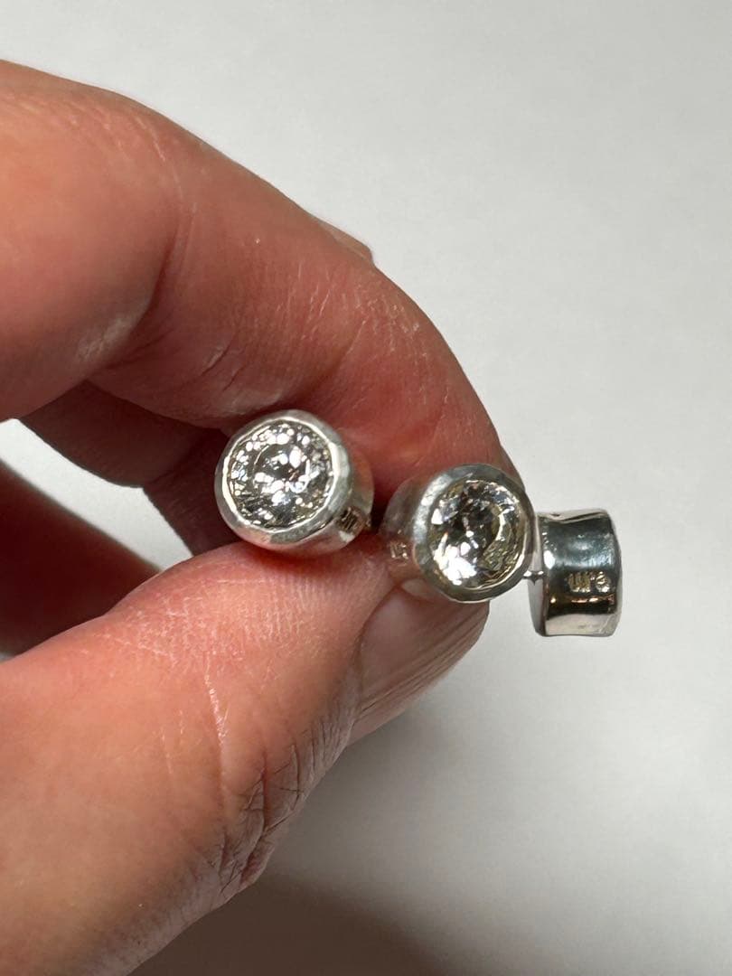 e.mキュービック ジルコニア シルバーピアス(片耳用)