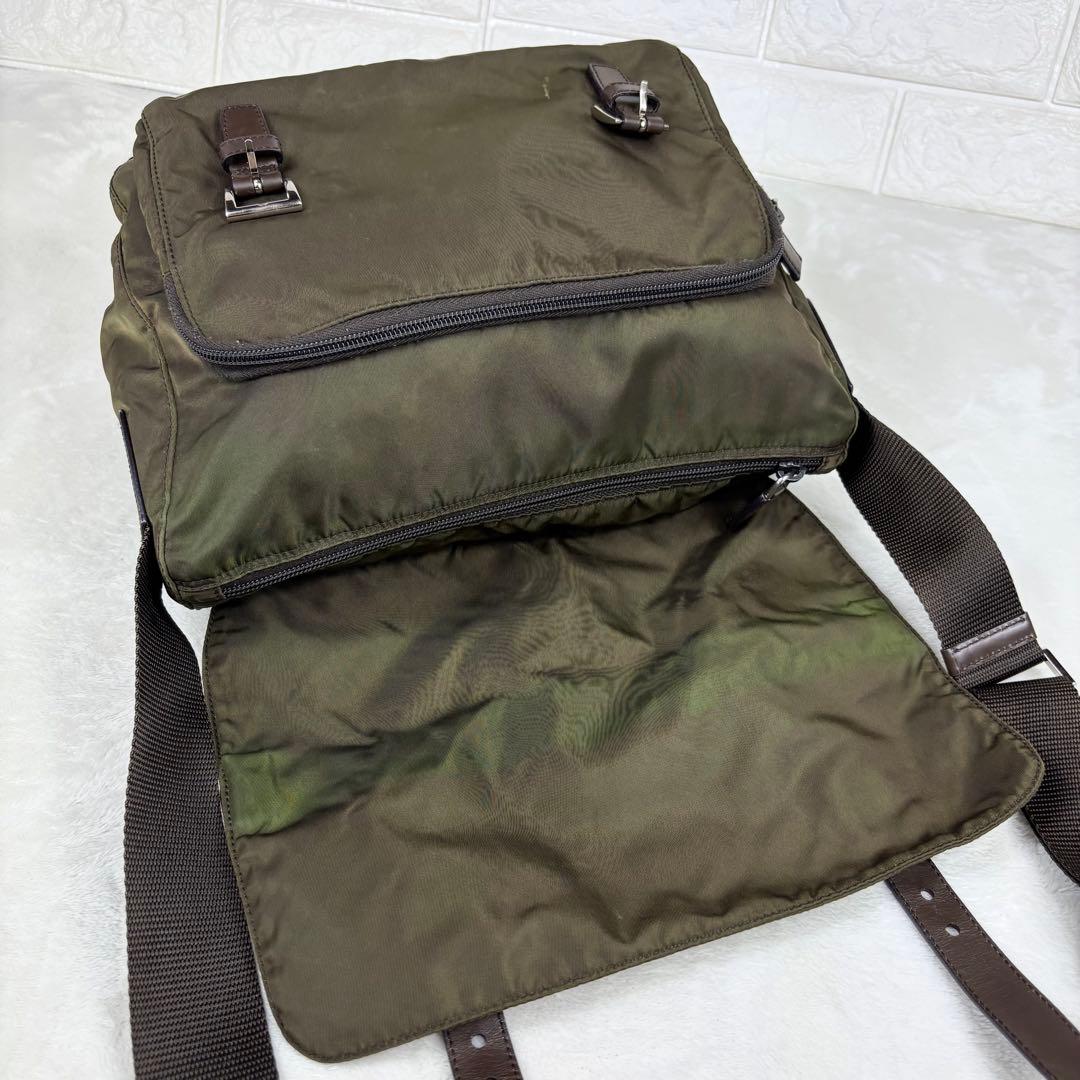 PRADA プラダ ナイロン メッセンジャーバッグ ショルダーバッグ カーキ