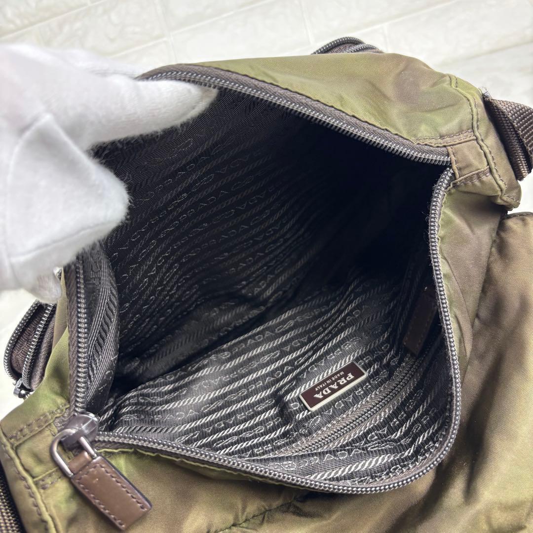 PRADA プラダ ナイロン メッセンジャーバッグ ショルダーバッグ カーキ