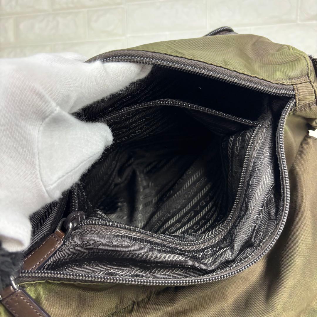 PRADA プラダ ナイロン メッセンジャーバッグ ショルダーバッグ カーキ