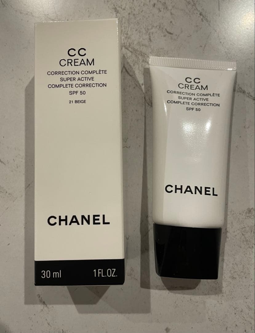 新品　CHANEL CCクリーム 日焼け止め乳液　メイクアップベース