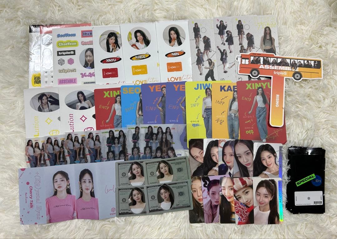 K-POP・アジア tripleS