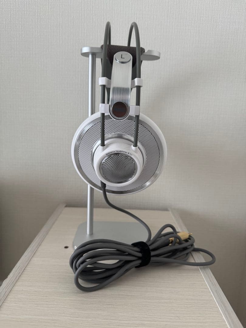 ヘッドホン akg k701